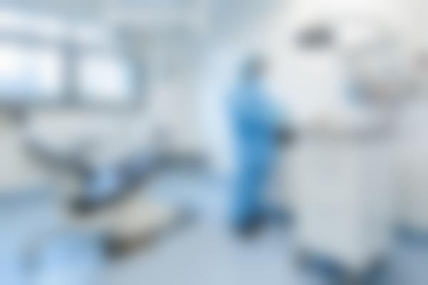 重庆嘉一悦口腔余小波医生怎么样？10年经验主治医师专长微创修复