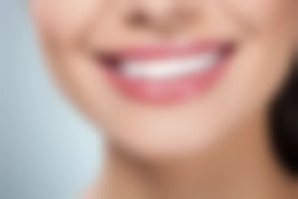 超值服务等你来体验！深圳麦芽口腔门诊部现推出牙齿矫正优惠，原价8000元起，现仅需6000元起，机会难得，快来预约吧！