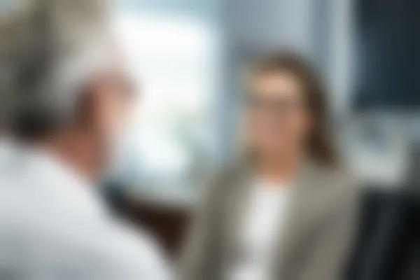 上饶启明眼科医院近视手术的经济成本:美国强生眼力健新无极晶体价格17965元起