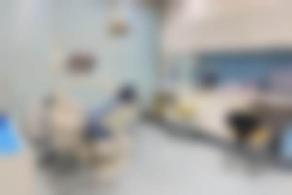 重庆九龙坡摩尔口腔门诊部医生团队介绍