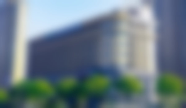 杭州爱尔眼科医院近视眼进行晶体植入手术多少钱