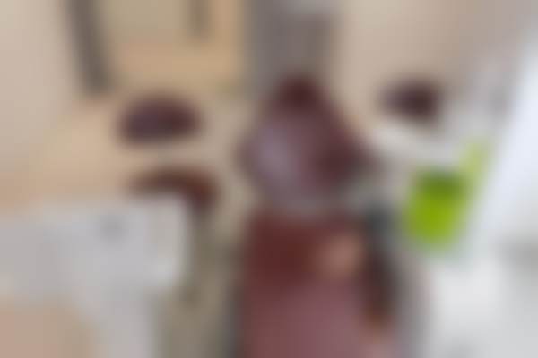 许昌笑笑口腔门诊部地理位置便于到院。